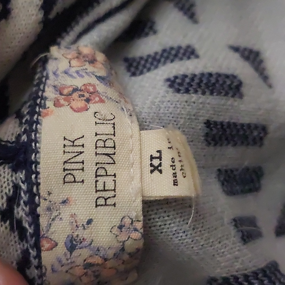 Sweater - Picture 2 of 3